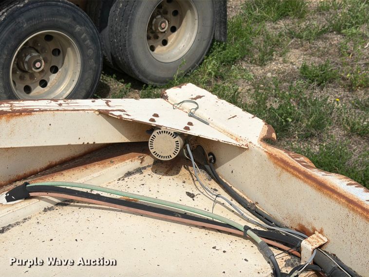 image for item FK4012 1999 Midland MG42CLAM bottom dump trailer