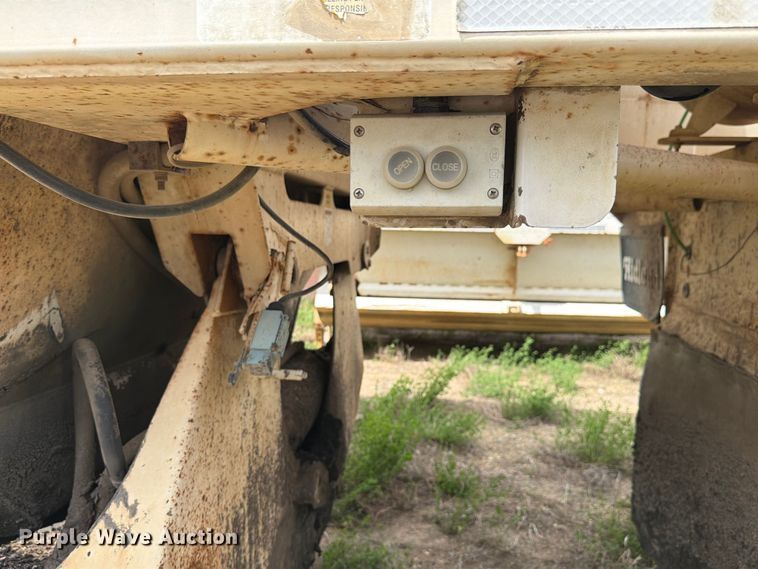 image for item FK4012 1999 Midland MG42CLAM bottom dump trailer