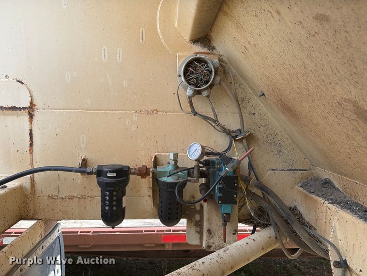 image for item FK4012 1999 Midland MG42CLAM bottom dump trailer