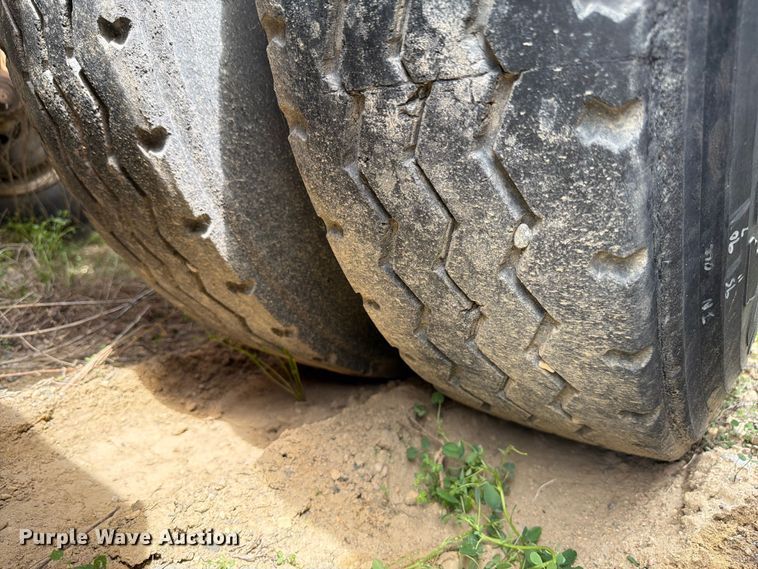 image for item FK4012 1999 Midland MG42CLAM bottom dump trailer