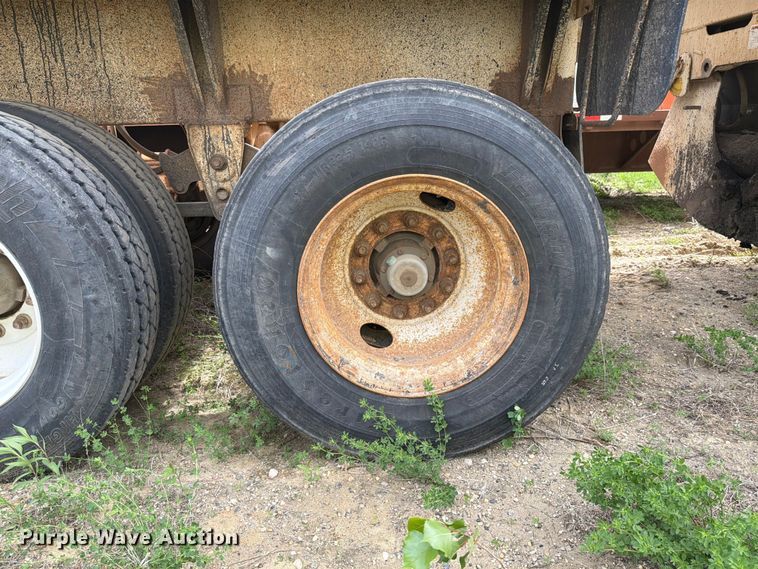 image for item FK4012 1999 Midland MG42CLAM bottom dump trailer