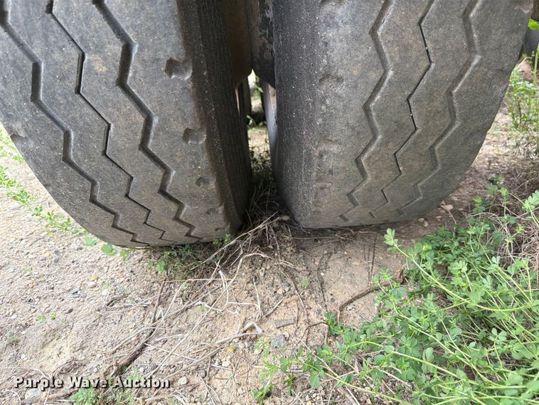 image for item FK4012 1999 Midland MG42CLAM bottom dump trailer