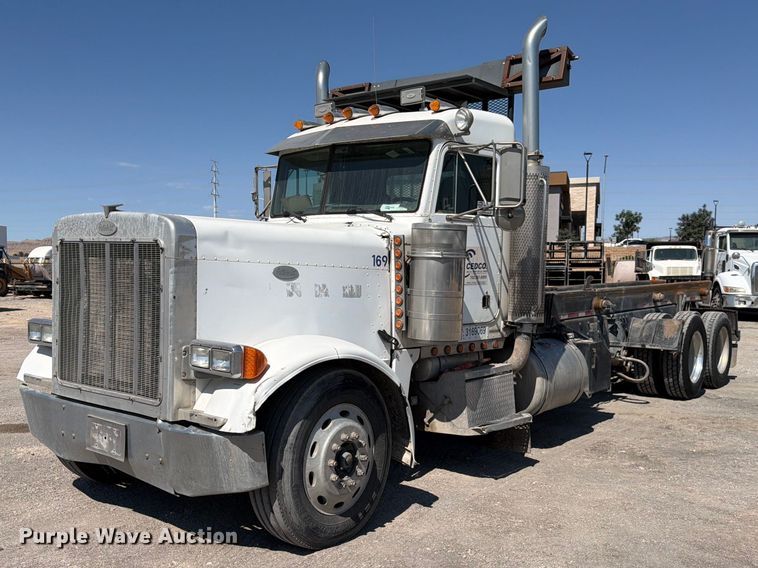 image for item FK4518 1998 Peterbilt 379 roll-off container truck