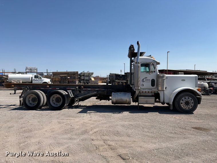 image for item FK4518 1998 Peterbilt 379 roll-off container truck