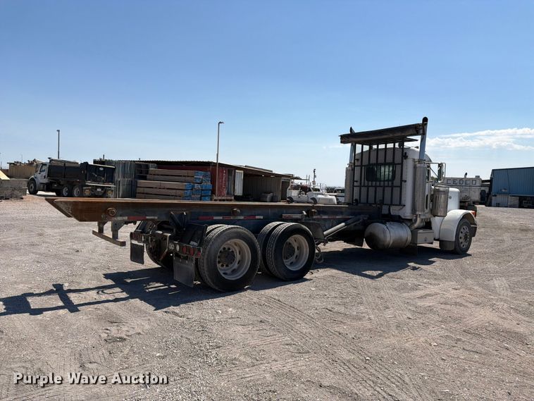 image for item FK4518 1998 Peterbilt 379 roll-off container truck