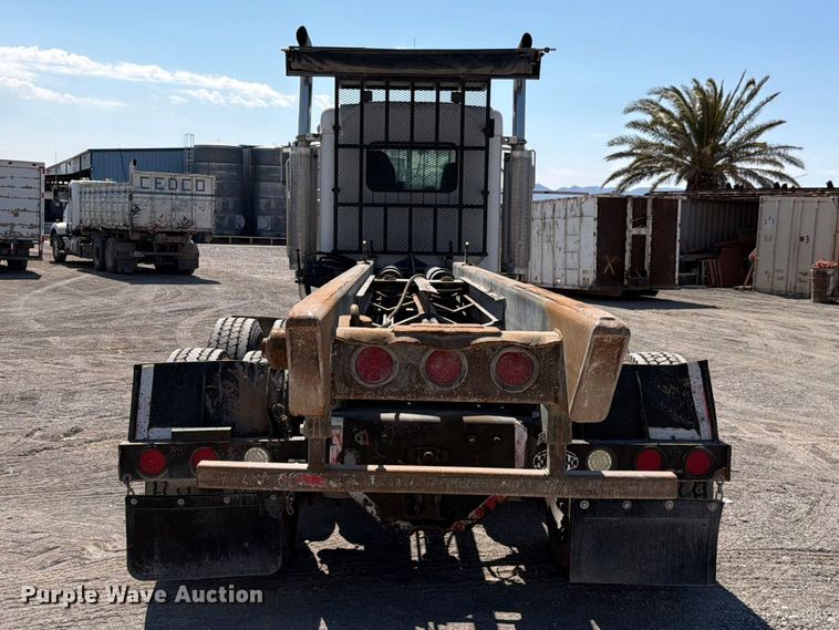 image for item FK4518 1998 Peterbilt 379 roll-off container truck