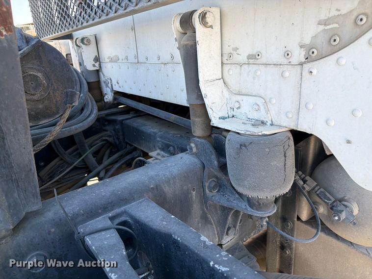 image for item FK4518 1998 Peterbilt 379 roll-off container truck