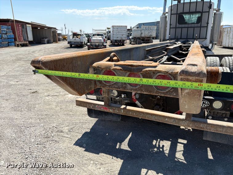 image for item FK4518 1998 Peterbilt 379 roll-off container truck