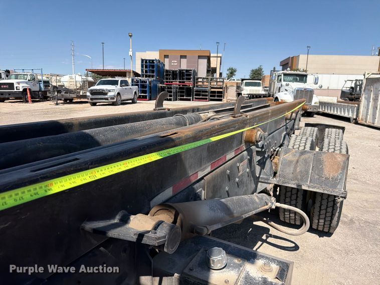 image for item FK4518 1998 Peterbilt 379 roll-off container truck