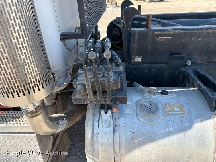 image for item FK4518 1998 Peterbilt 379 roll-off container truck