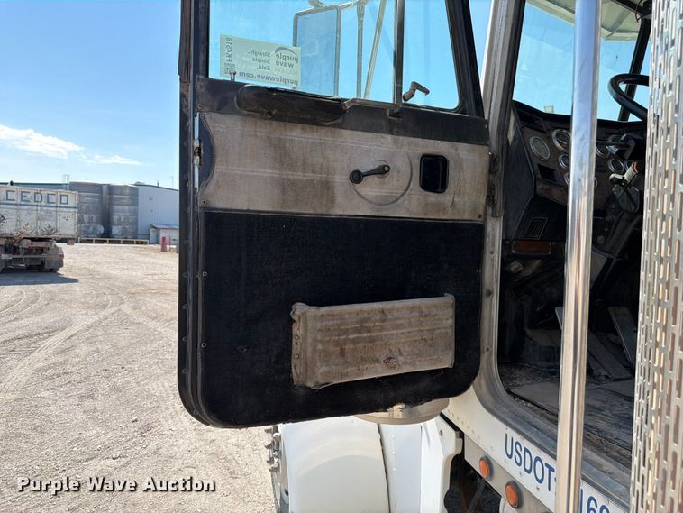 image for item FK4518 1998 Peterbilt 379 roll-off container truck