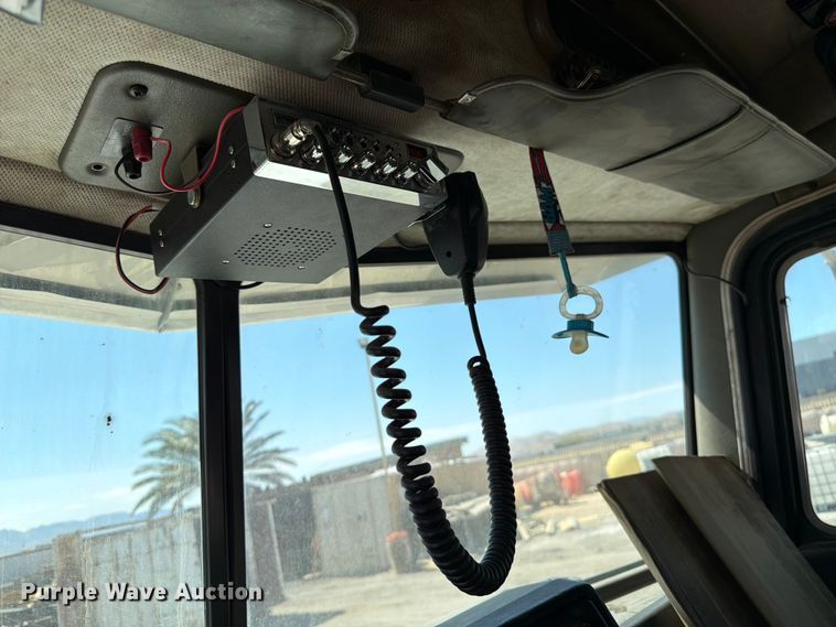 image for item FK4518 1998 Peterbilt 379 roll-off container truck