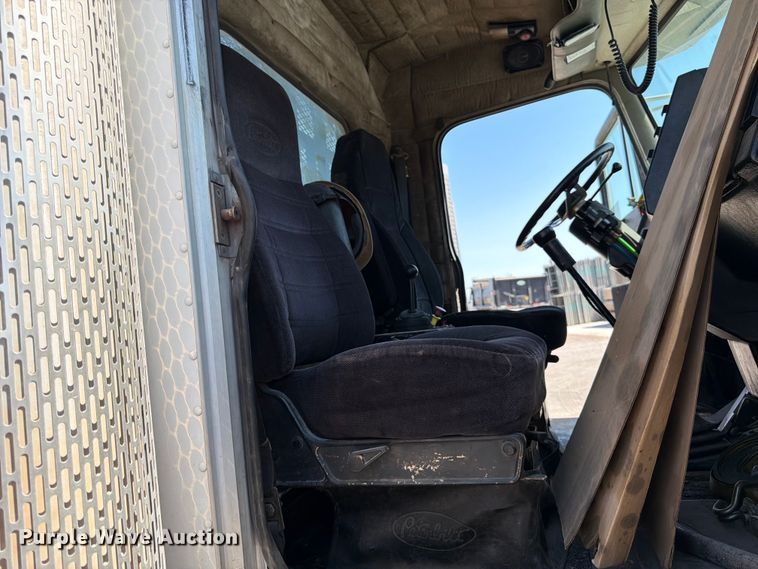 image for item FK4518 1998 Peterbilt 379 roll-off container truck