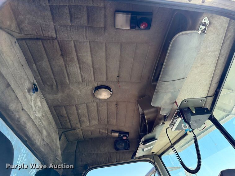 image for item FK4518 1998 Peterbilt 379 roll-off container truck