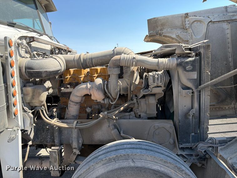 image for item FK4518 1998 Peterbilt 379 roll-off container truck