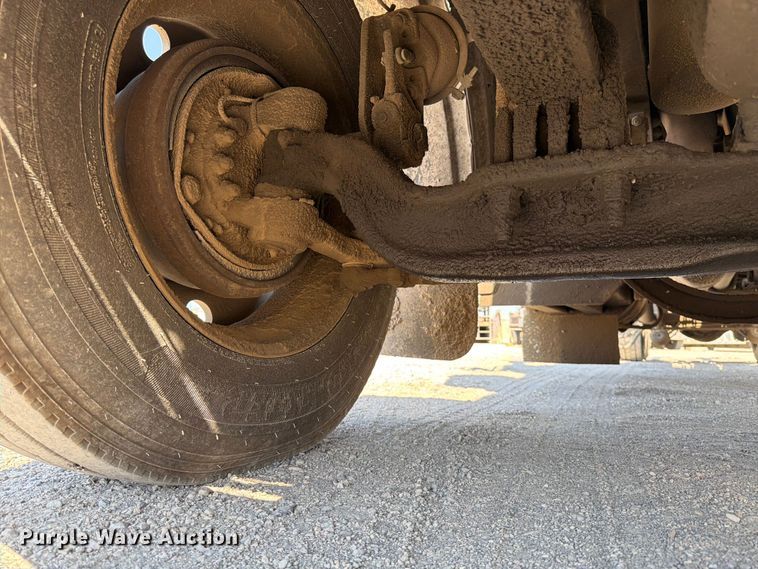 image for item FK4518 1998 Peterbilt 379 roll-off container truck