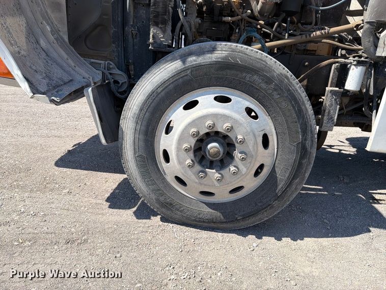 image for item FK4518 1998 Peterbilt 379 roll-off container truck