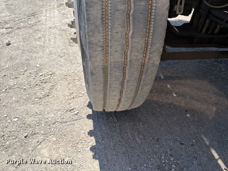 image for item FK4518 1998 Peterbilt 379 roll-off container truck