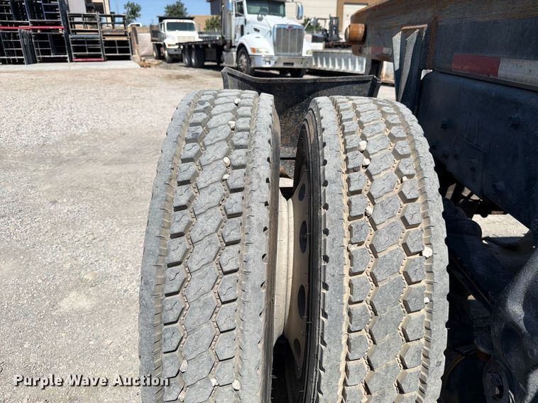 image for item FK4518 1998 Peterbilt 379 roll-off container truck
