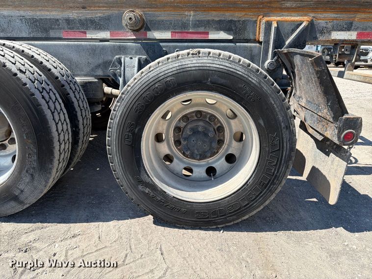 image for item FK4518 1998 Peterbilt 379 roll-off container truck
