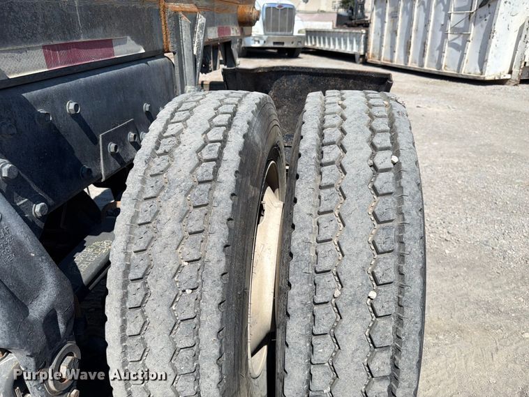 image for item FK4518 1998 Peterbilt 379 roll-off container truck
