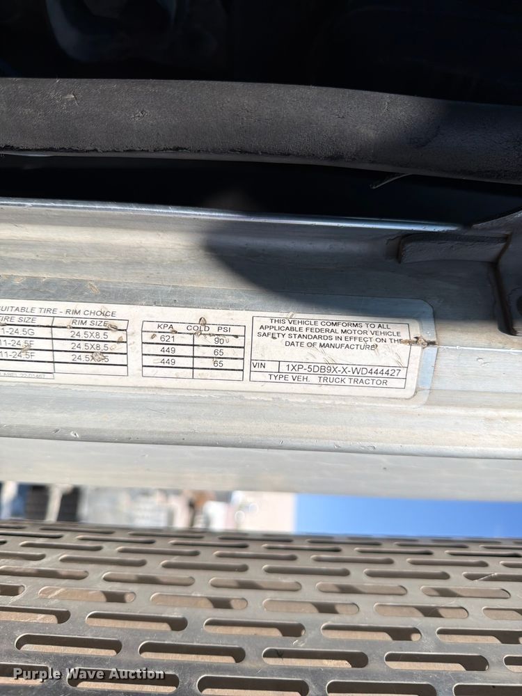 image for item FK4518 1998 Peterbilt 379 roll-off container truck