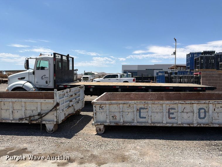image for item FK4519 2011 Peterbilt 384 flatbed truck