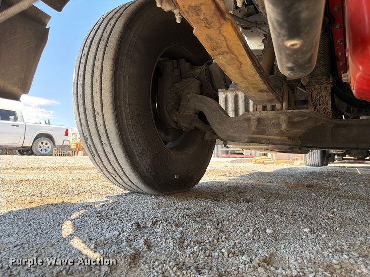 image for item FK4519 2011 Peterbilt 384 flatbed truck