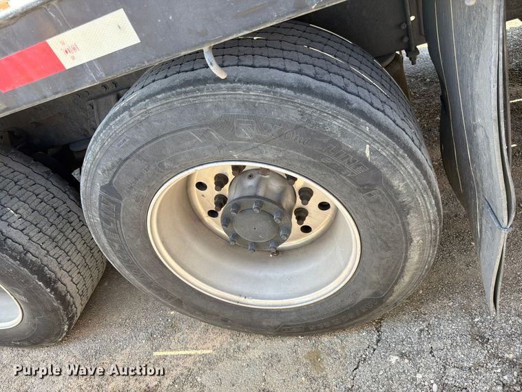 image for item FK4519 2011 Peterbilt 384 flatbed truck