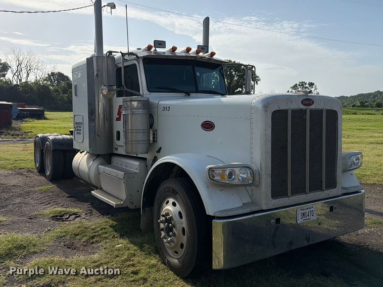 image for item FN2515 2012 Peterbilt 389 semi truck