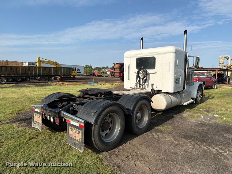 image for item FN2515 2012 Peterbilt 389 semi truck