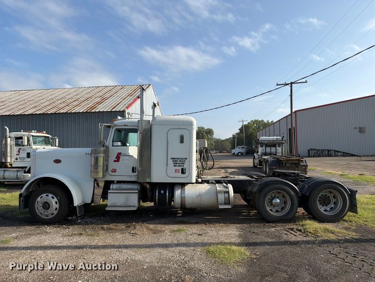 image for item FN2515 2012 Peterbilt 389 semi truck