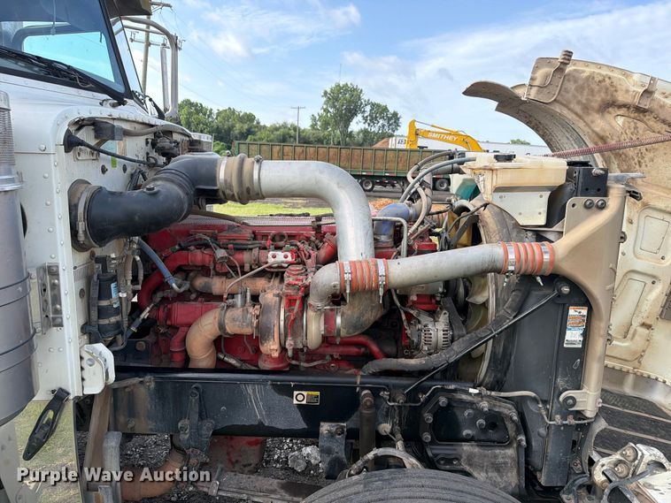 image for item FN2515 2012 Peterbilt 389 semi truck