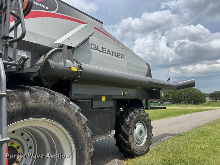 image for item NA9458 2019 Gleaner S97 Super Series combine