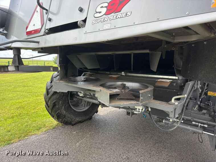 image for item NA9458 2019 Gleaner S97 Super Series combine