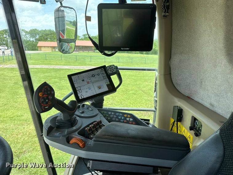 image for item NA9458 2019 Gleaner S97 Super Series combine