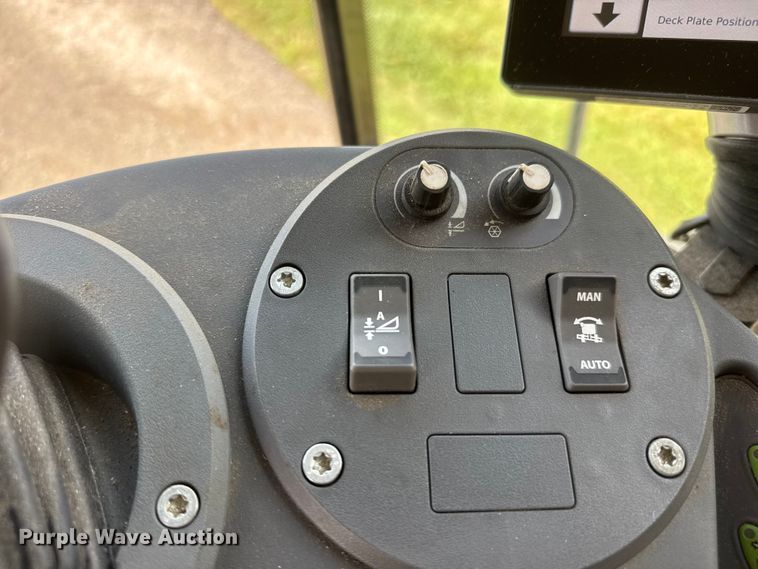 image for item NA9458 2019 Gleaner S97 Super Series combine