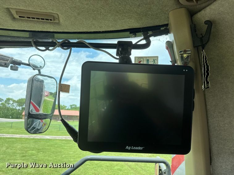image for item NA9458 2019 Gleaner S97 Super Series combine