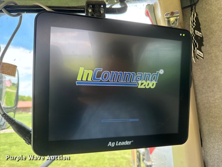 image for item NA9458 2019 Gleaner S97 Super Series combine