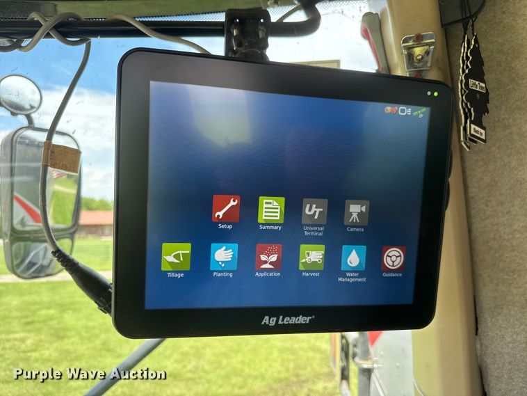 image for item NA9458 2019 Gleaner S97 Super Series combine