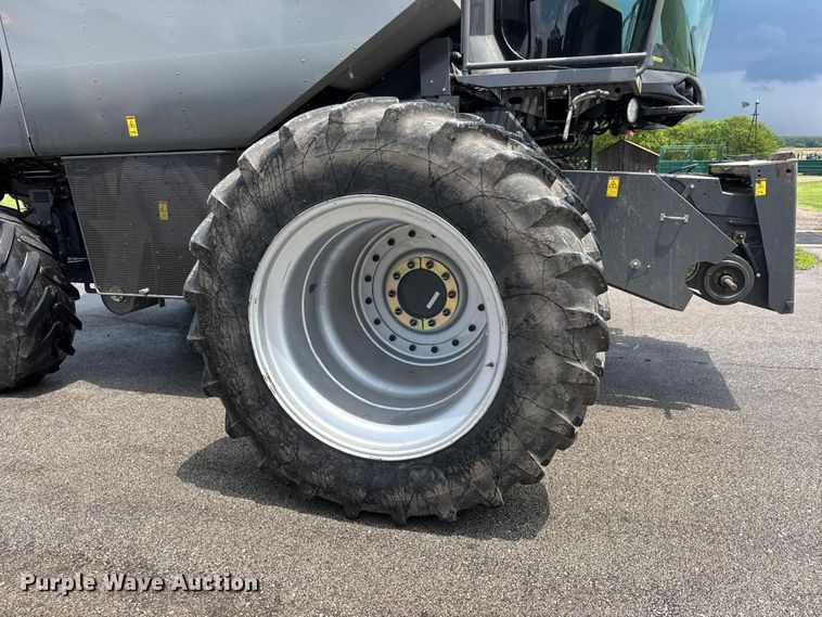 image for item NA9458 2019 Gleaner S97 Super Series combine