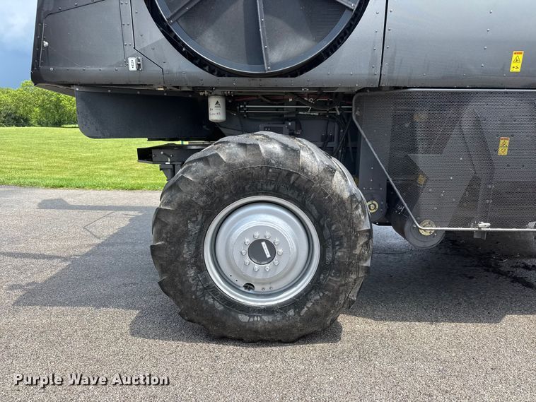 image for item NA9458 2019 Gleaner S97 Super Series combine