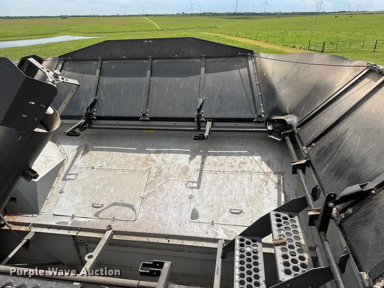 image for item NA9458 2019 Gleaner S97 Super Series combine