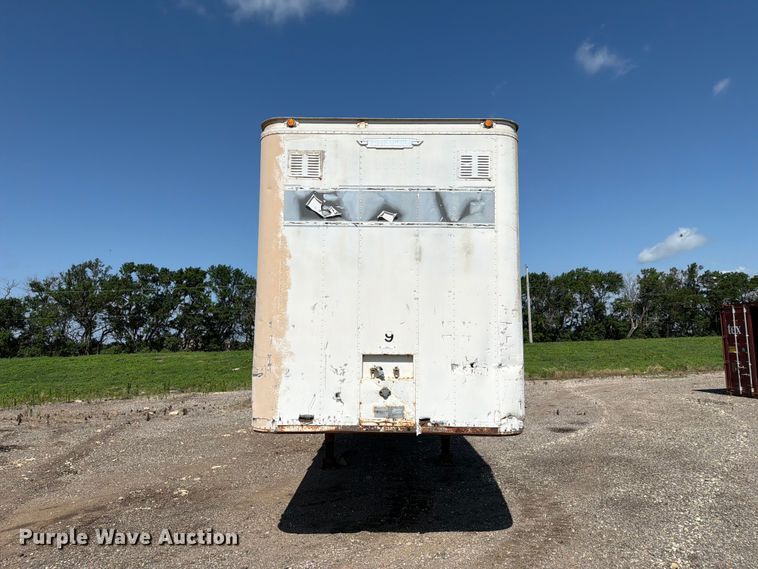 image for item NA9514 1972 Trailmobile A46A4CAW dry van trailer