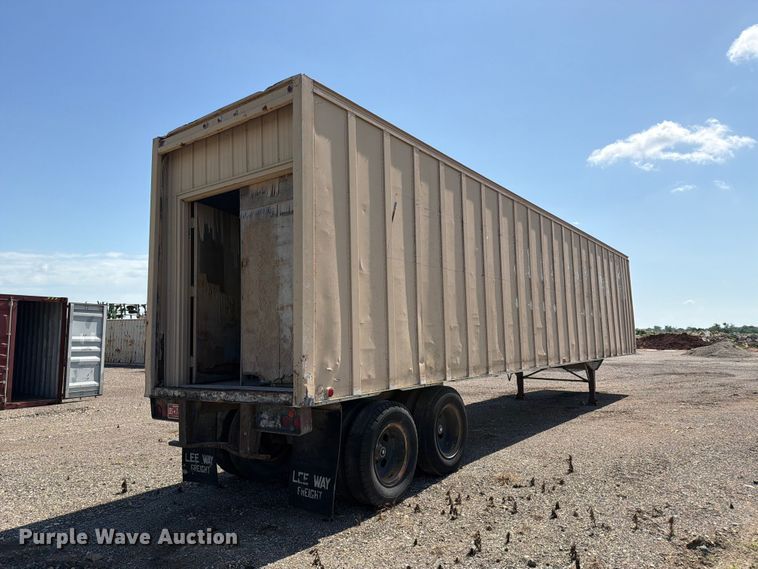 image for item NA9514 1972 Trailmobile A46A4CAW dry van trailer