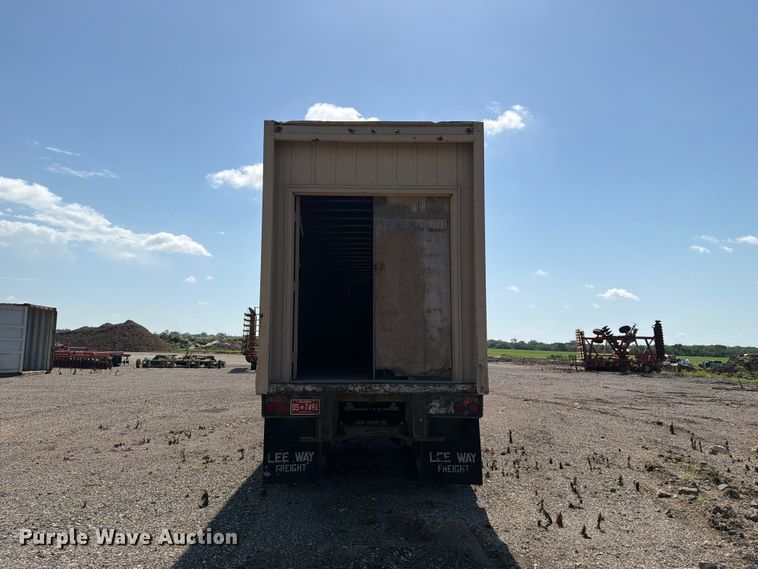 image for item NA9514 1972 Trailmobile A46A4CAW dry van trailer