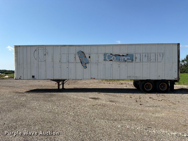 image for item NA9514 1972 Trailmobile A46A4CAW dry van trailer