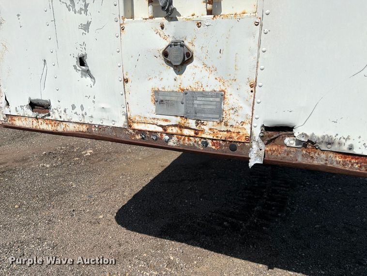 image for item NA9514 1972 Trailmobile A46A4CAW dry van trailer