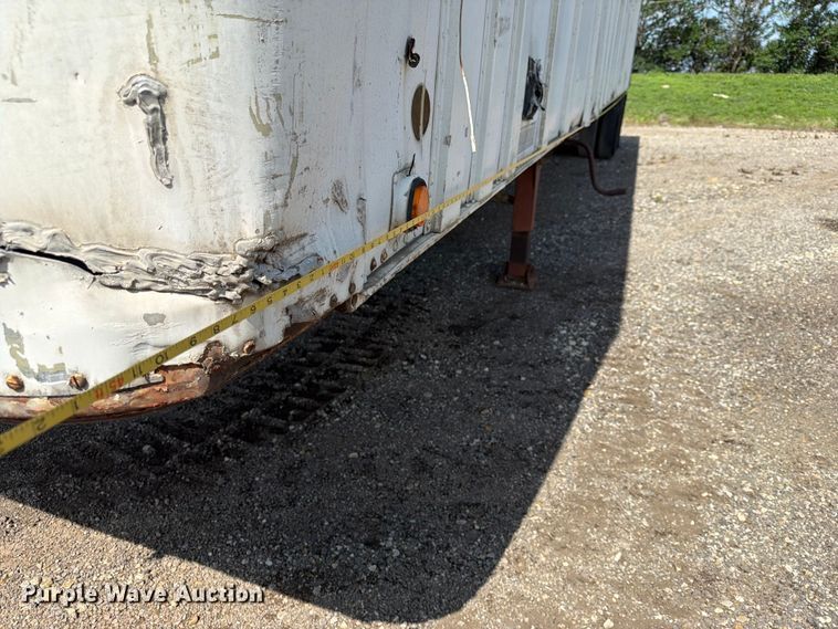 image for item NA9514 1972 Trailmobile A46A4CAW dry van trailer