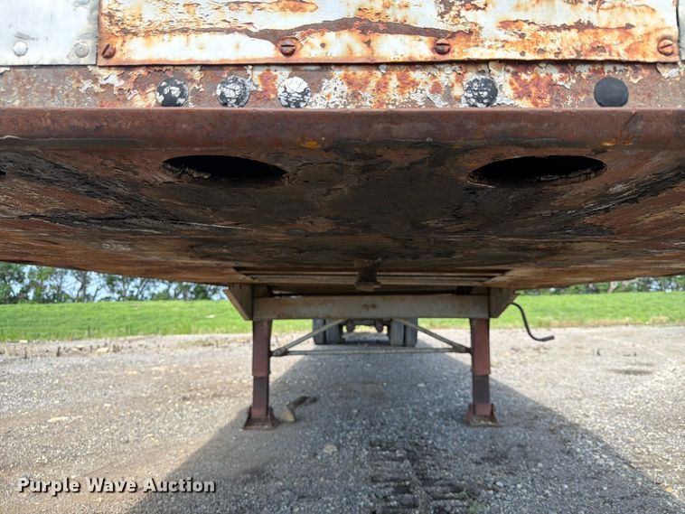 image for item NA9514 1972 Trailmobile A46A4CAW dry van trailer